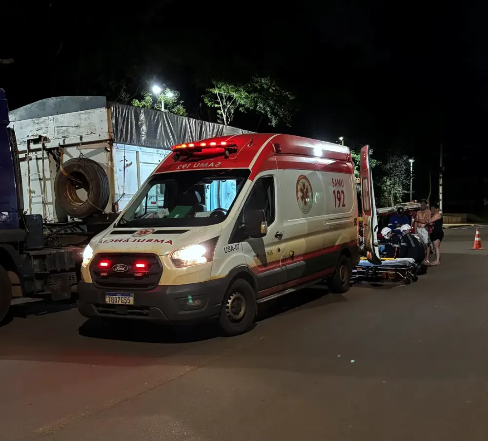 Motociclista fica ferido após colisão com carreta em Palotina