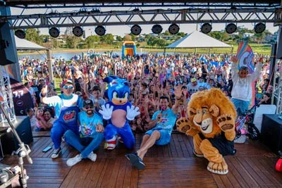Domingueira das Crianças reúne famílias no Lago Municipal de Palotina